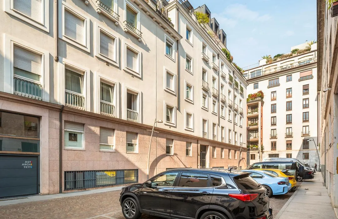 Brera Charming Apartments R&R-1
